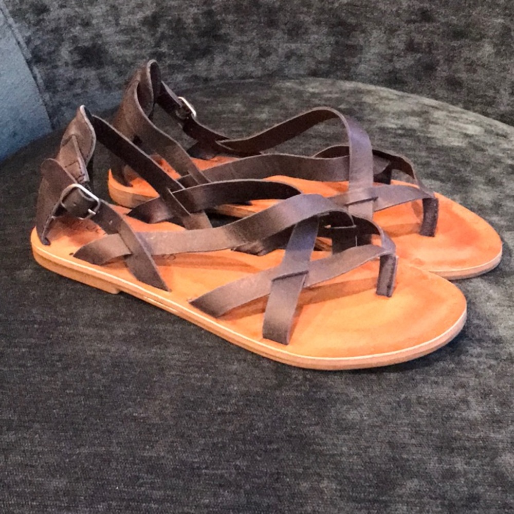 Lucky Brand Black Leather Strap Sandal - Picture 5 of 14